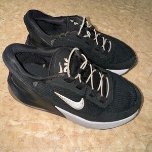 Nike Air Max 270 Go Low Black White